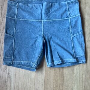 Lululemon Shorts Women Size 14
